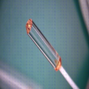D-shape glass ferrule fiber pigtail